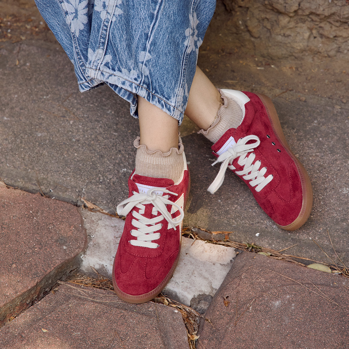 Yellow Box Footwear Trusted | Zera Lace-Up Sneaker - Red
