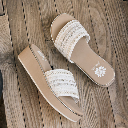 Yellow Box Footwear Exclusive | Guida Slide Sandal - White