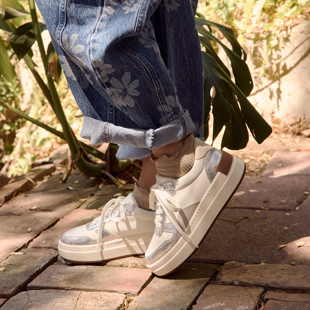 Yellow Box Footwear Signature | Oberlin Flatform Sneaker - Cream