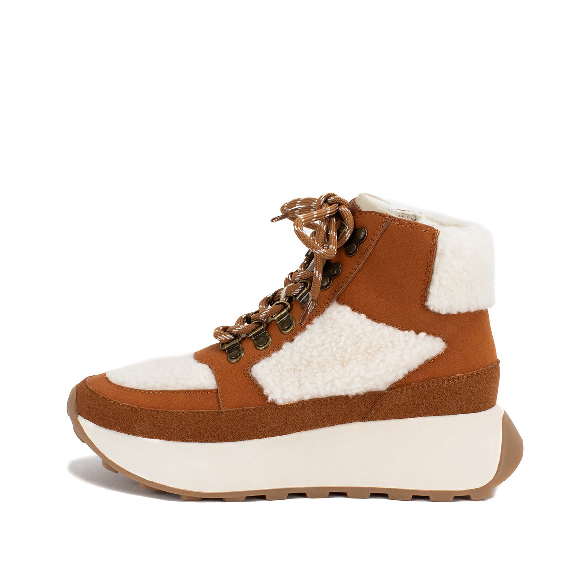 Yellow Box Footwear Classic | Hacey Flatform Hiker Boot - Tan