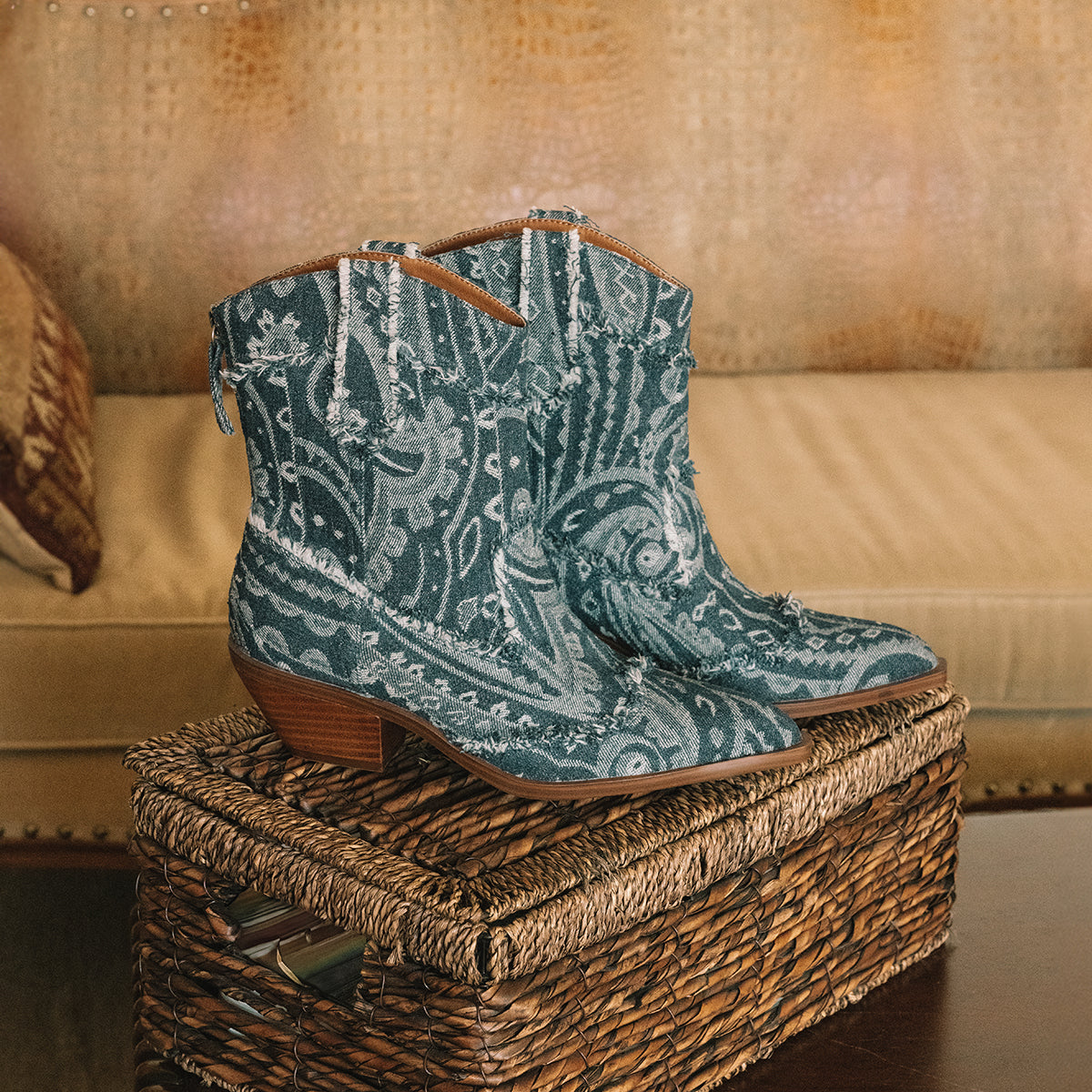 Yellow Box Footwear Customer Favorite | Lavinia Western Boot - Denim