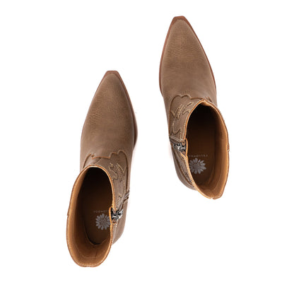 Yellow Box Footwear Everyday | Clifton Western Boot - Taupe