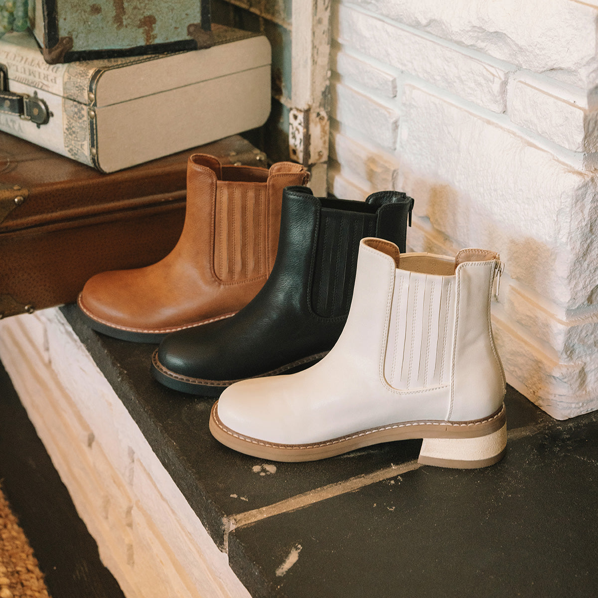 Yellow Box Footwear Best Seller | Clyde Chelsea Boot - Bone
