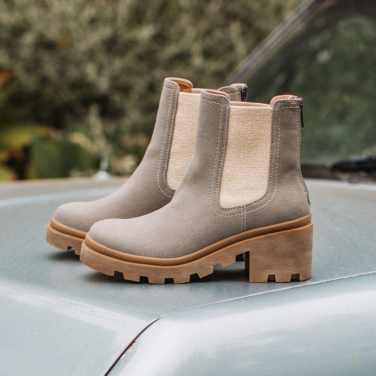 Yellow Box Footwear Trusted | Tabitha Chelsea Boot - Lt Gray