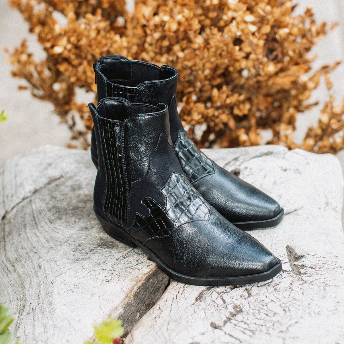 Yellow Box Footwear Value | Willis Western Chelsea Boot - Black